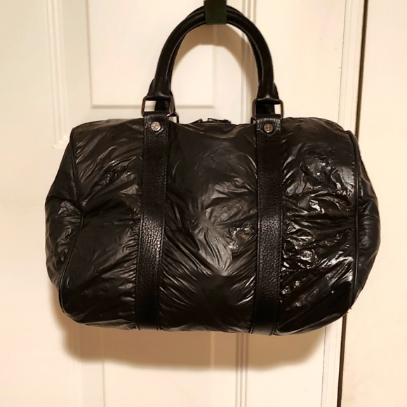 Hunting World Small Duffle/ Boston Bag Nylon w/ Leather Trim Black 12"X 10" X 7" - Picture 4 of 12